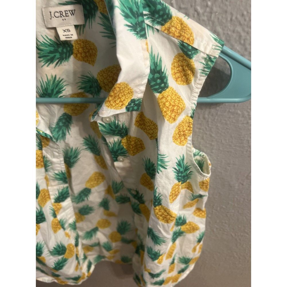J Crew Shirt Womens Size X Small White Button Up Sleeveless with Pineapples - Picture 4 of 6